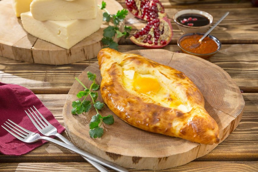 Грузинская кухня Аджарские хачапури