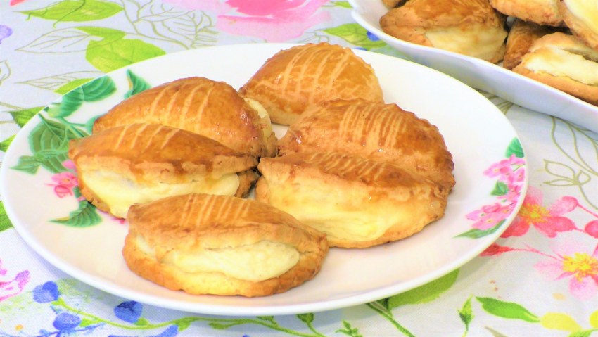Выпечка сочники с творогом