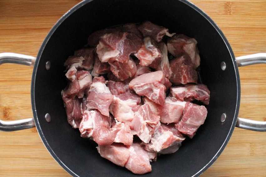 Мясо в кастрюле