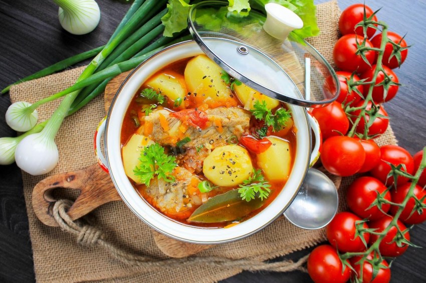 Тушеная картошка с овощами