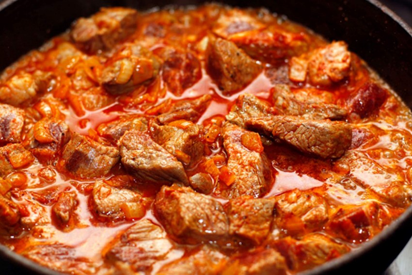 Мясо на сковородке