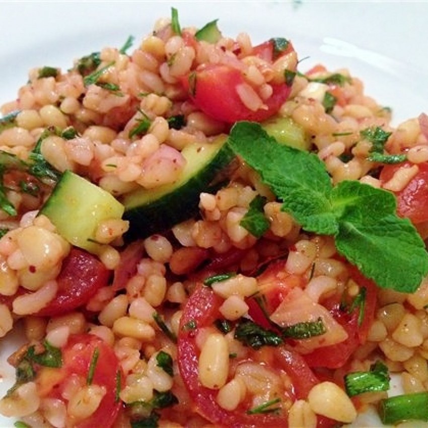 Турецкая кухня Чобан салат с курицей