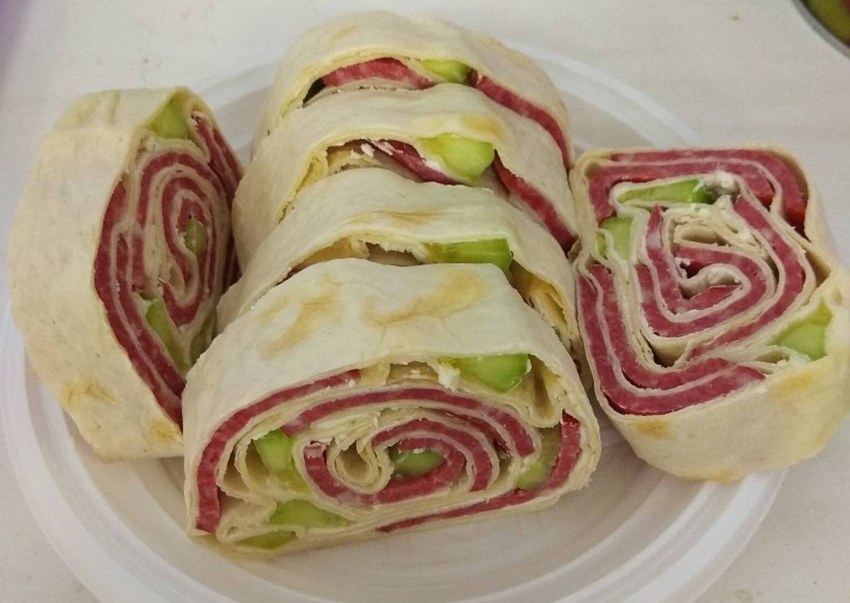 Лаваш с ветчиной и сыром