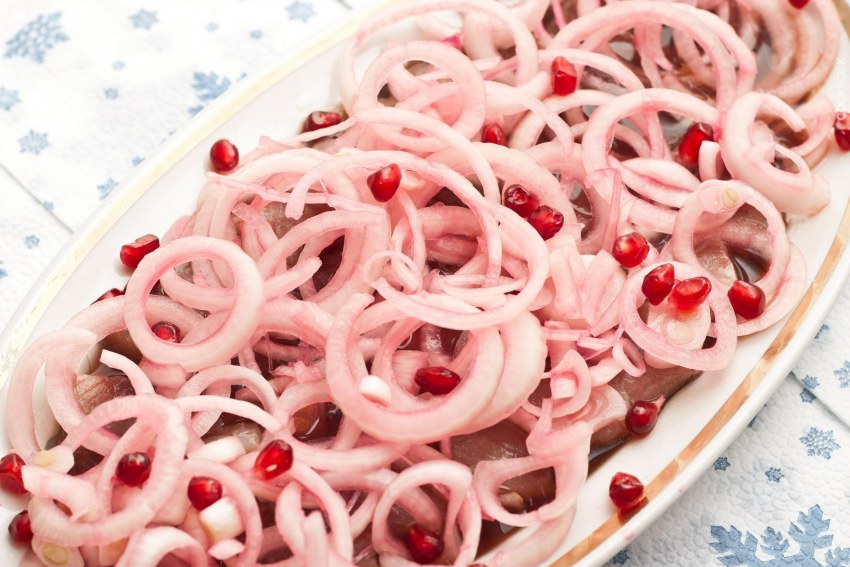 Маринованный лук с гранатом