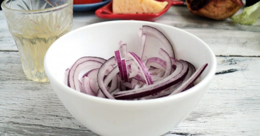 Маринованный красный лук к шашлыку