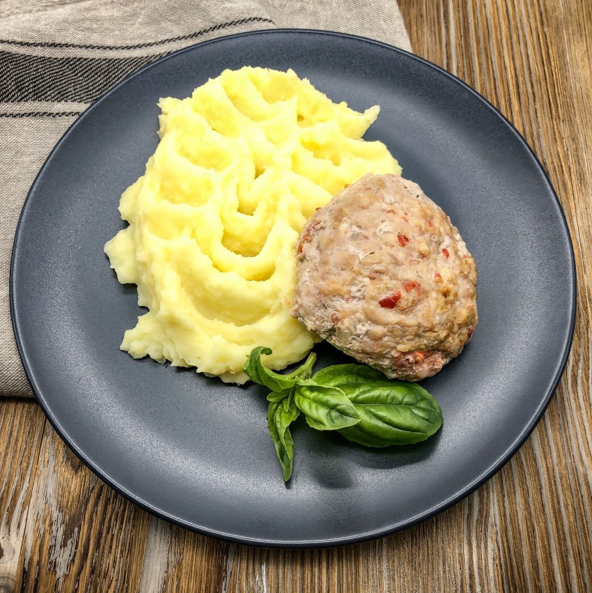Котлеты пожарские с картофельным пюре