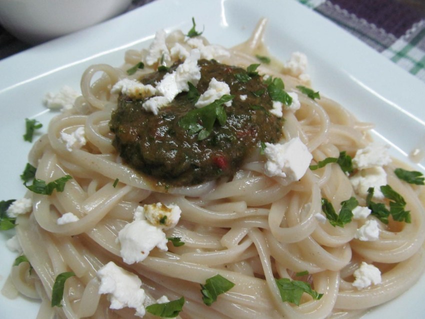 Паста с чесноком и оливковым маслом