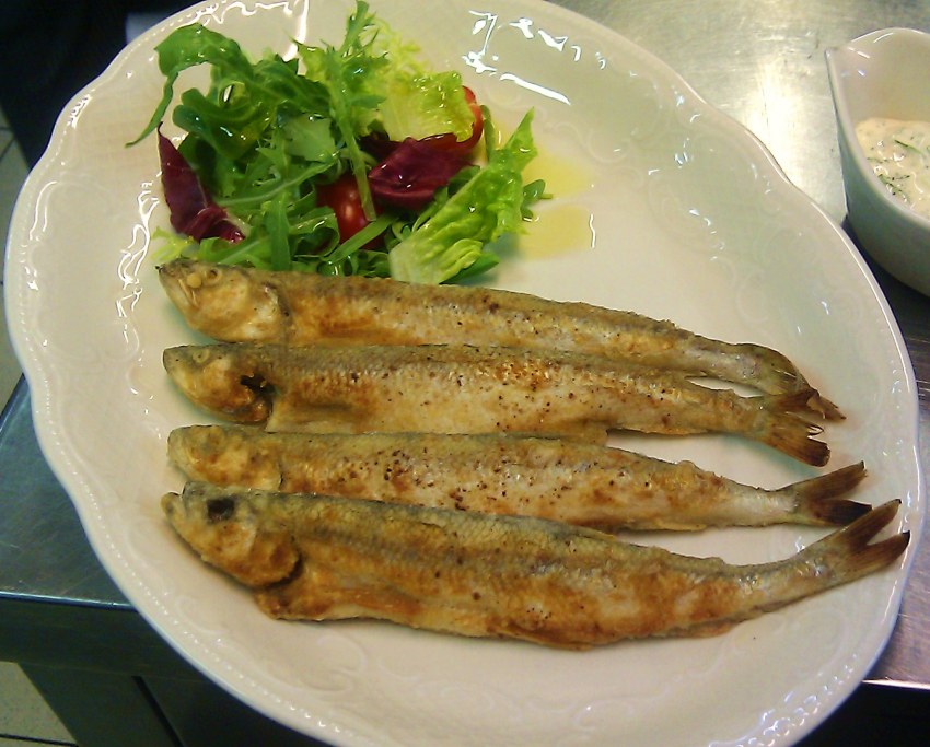 Жареная корюшка в духовке