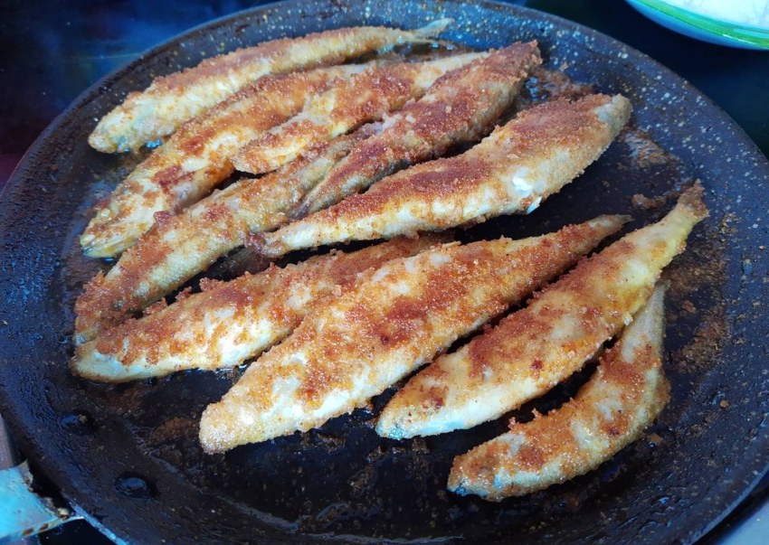 Корюшка жареная на сковороде