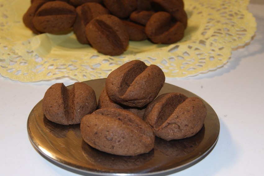 Яблочный пирог и кофе