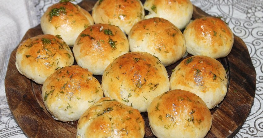 Булочки с чесноком и зеленью