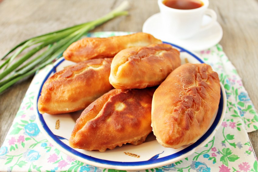 Пирожки жареные
