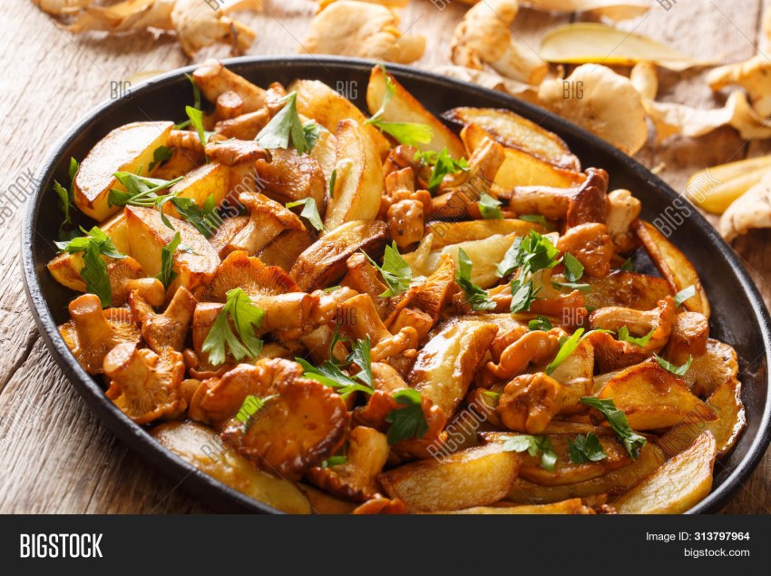 Салат с копчеными колбасками охотничьими