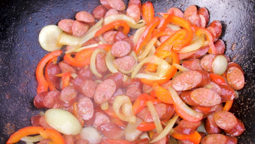 Картошка с охотничьими колбасками
