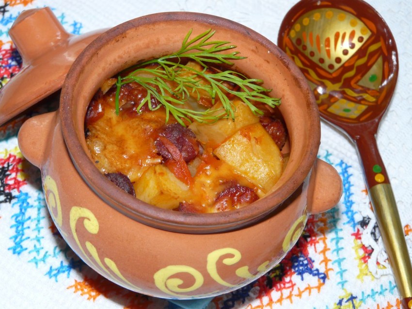 Жаркое с охотничьими колбасками