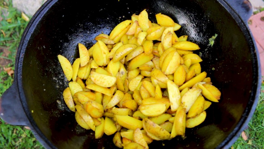 Сардельки с картошкой