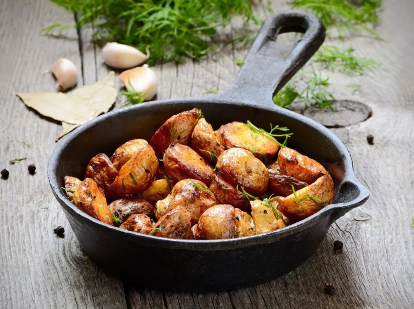 Картофель с колбасками