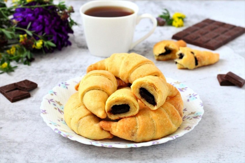 Круассан с шоколадом