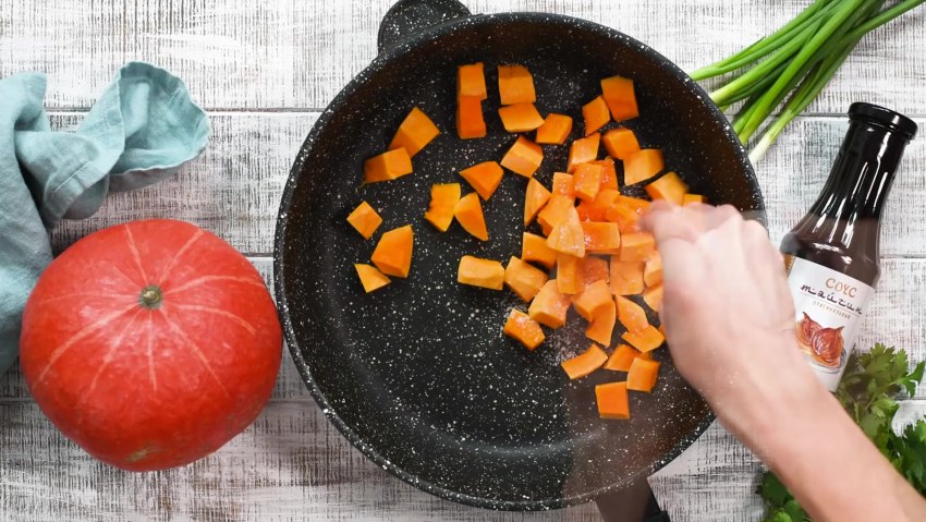Каша из булгура с тыквой и яблоками