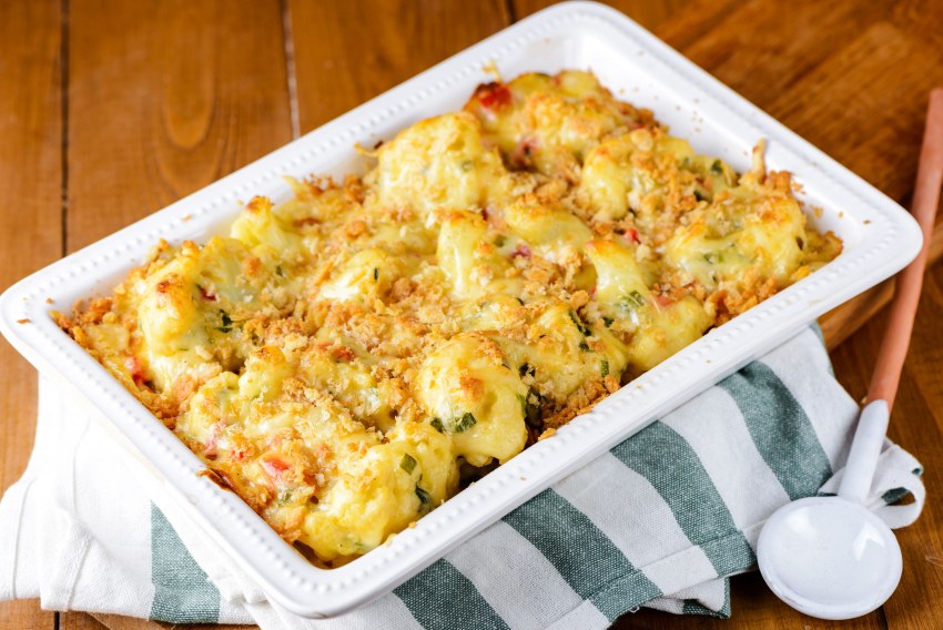 Запеканка с макаронами, тунцом и брокколи