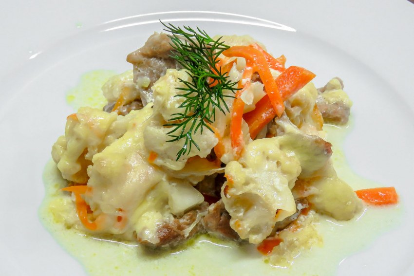 Курица в соусе бешамель