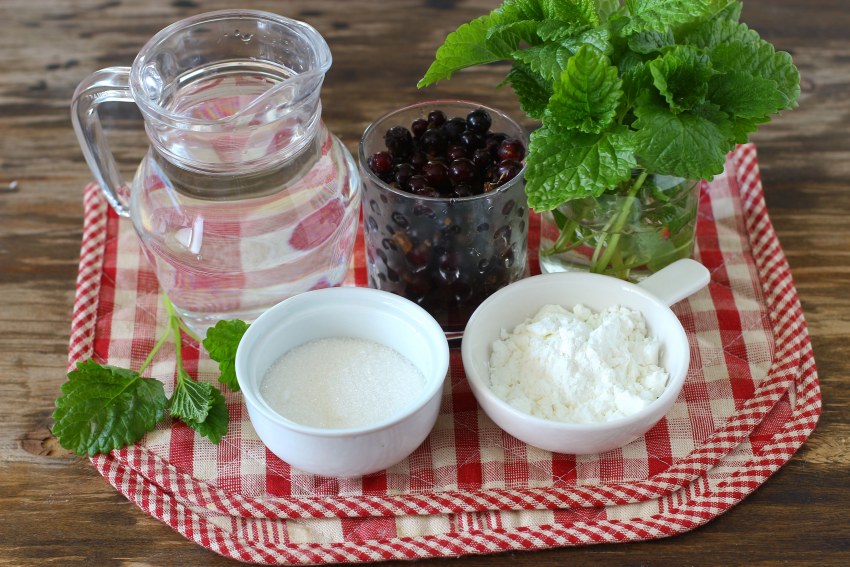 Торт с конфитюром из смородины