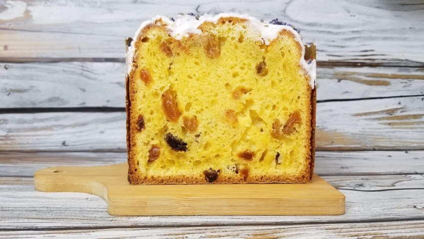 Кусок кулича