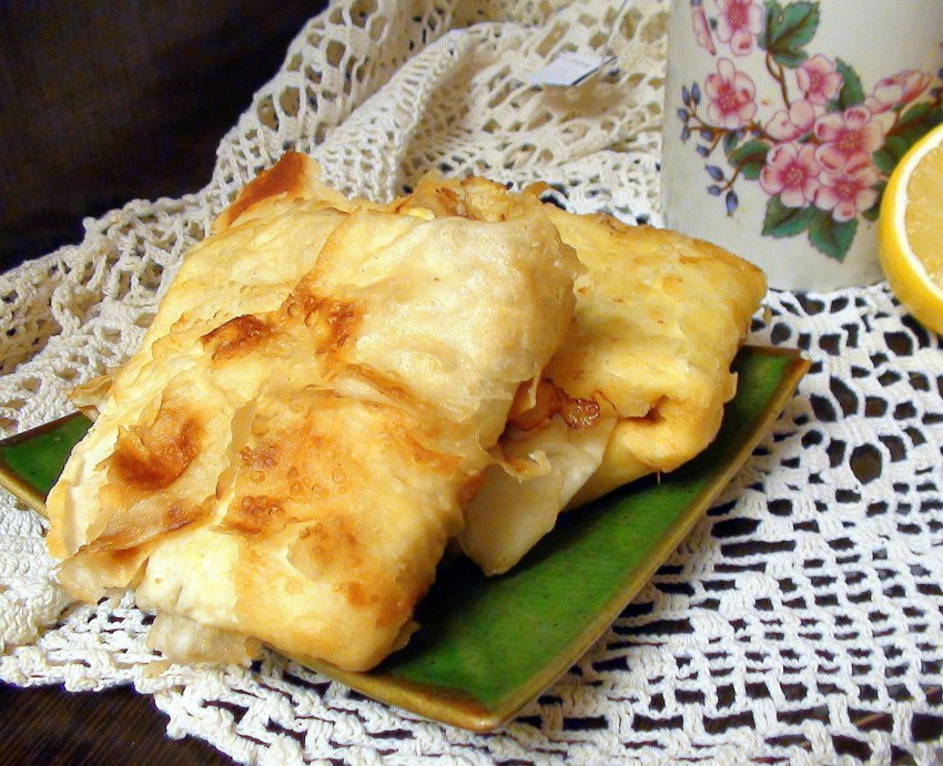 Лаваш с яйцом и сыром на сковороде