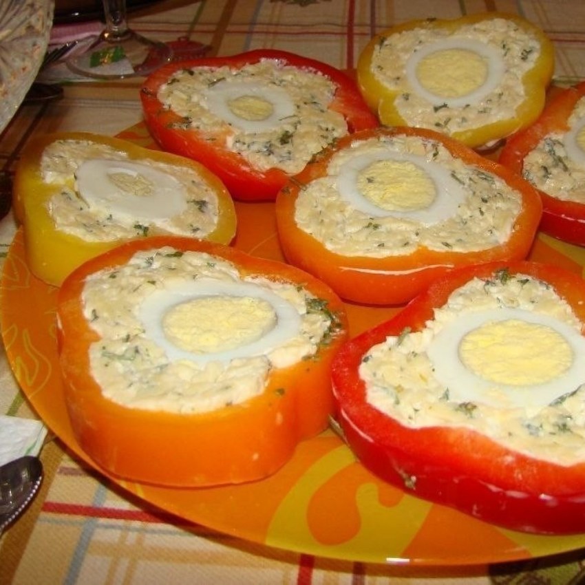 Жареные фаршированные перцы