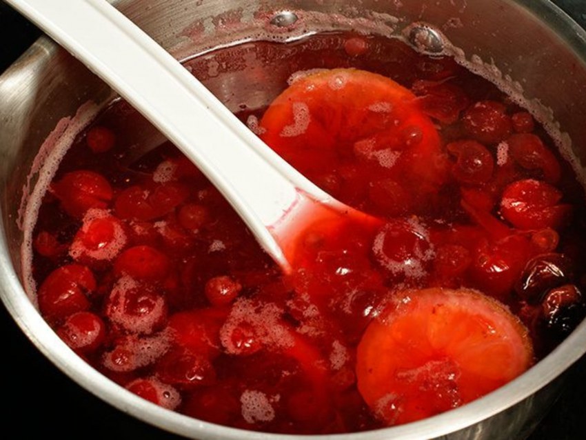 Cranberry Juice and Cranberries