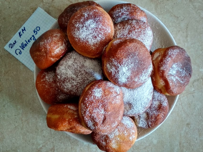 Берлинские пончики с кремом