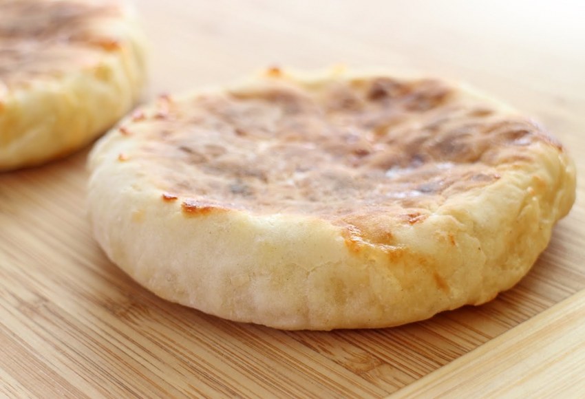 Сырные лепешки с начинкой