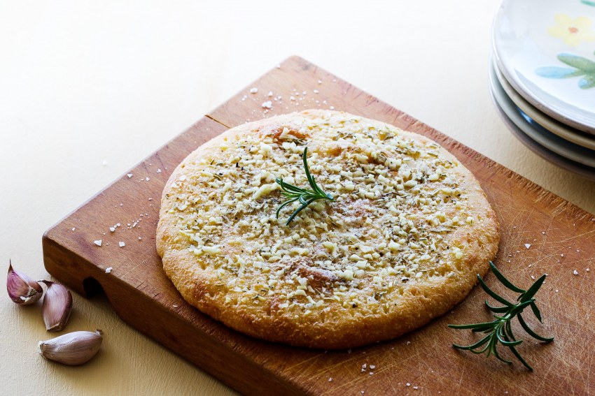 Лепёшка индийская с чесноком