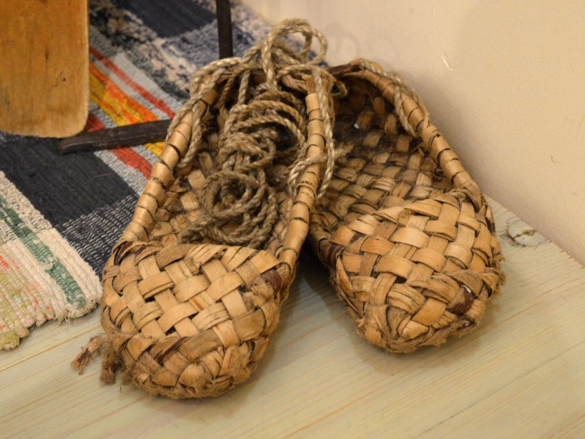 Bastschuhe