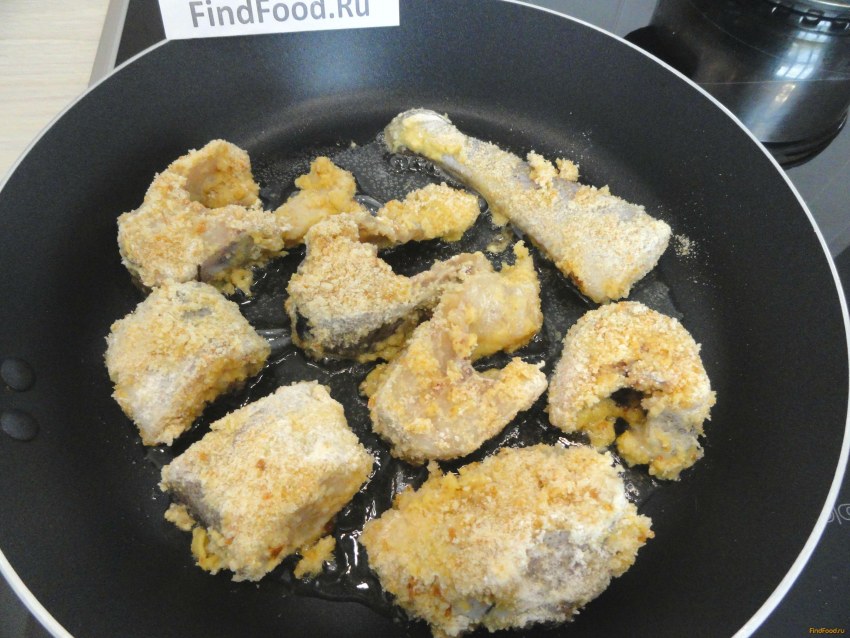 Минтай жареный на сковороде