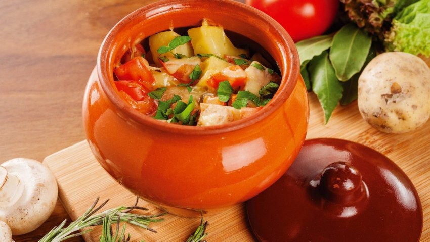 Рагу в горшочках с мясом
