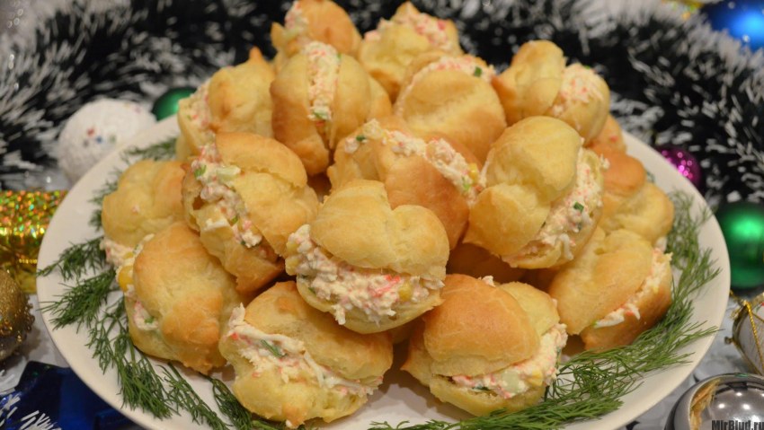 Профитроли с сырным муссом