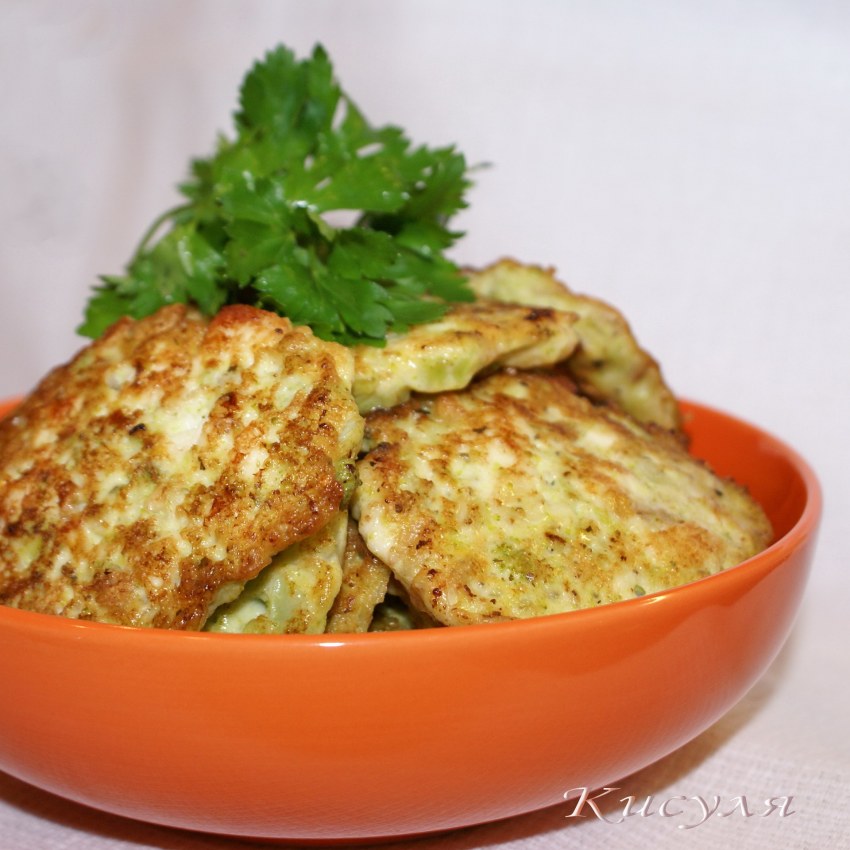 Котлеты из куриной грудки и брокколи