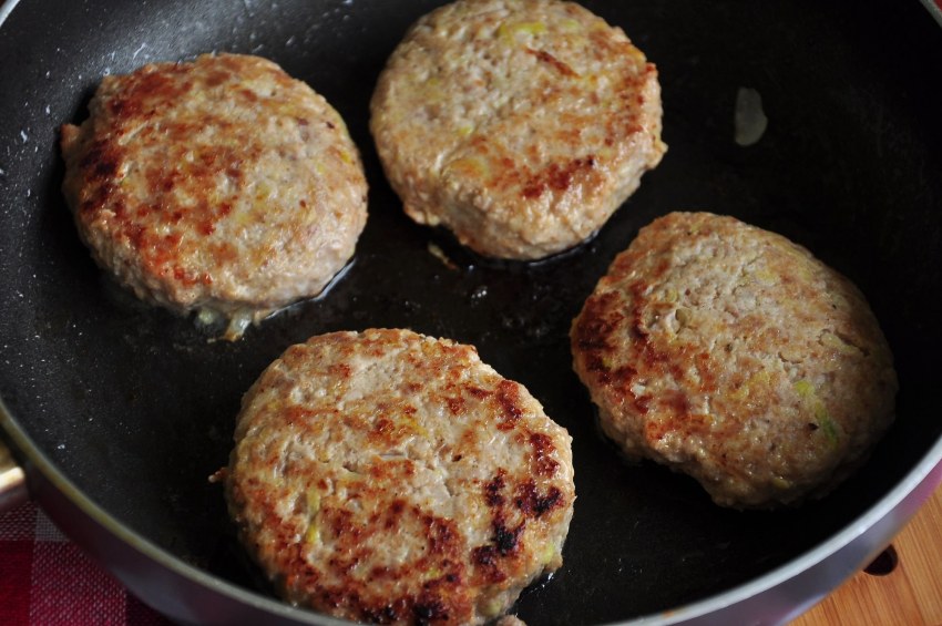 Рыбные котлеты с овощами