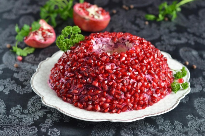 Шапка Мономаха с гранатом