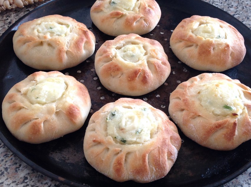 Булочка с картошкой