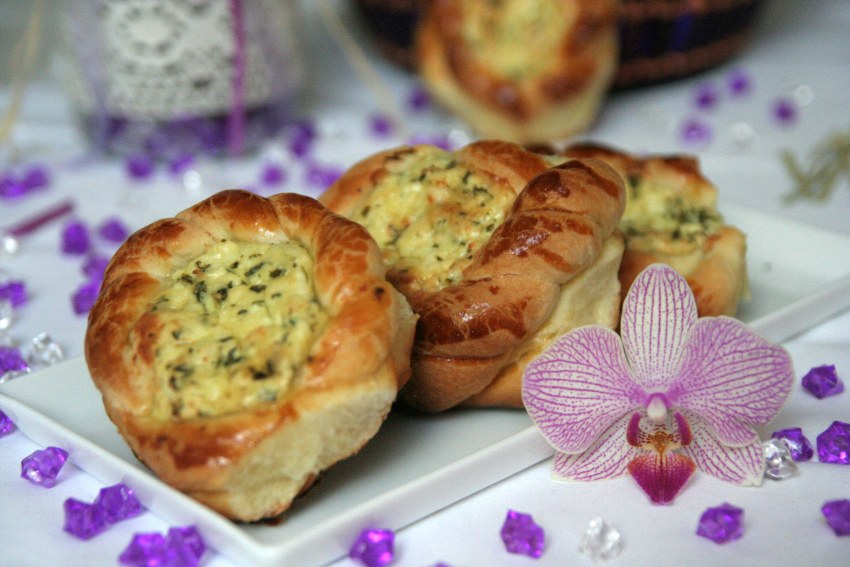 Школьная булочка с сыром