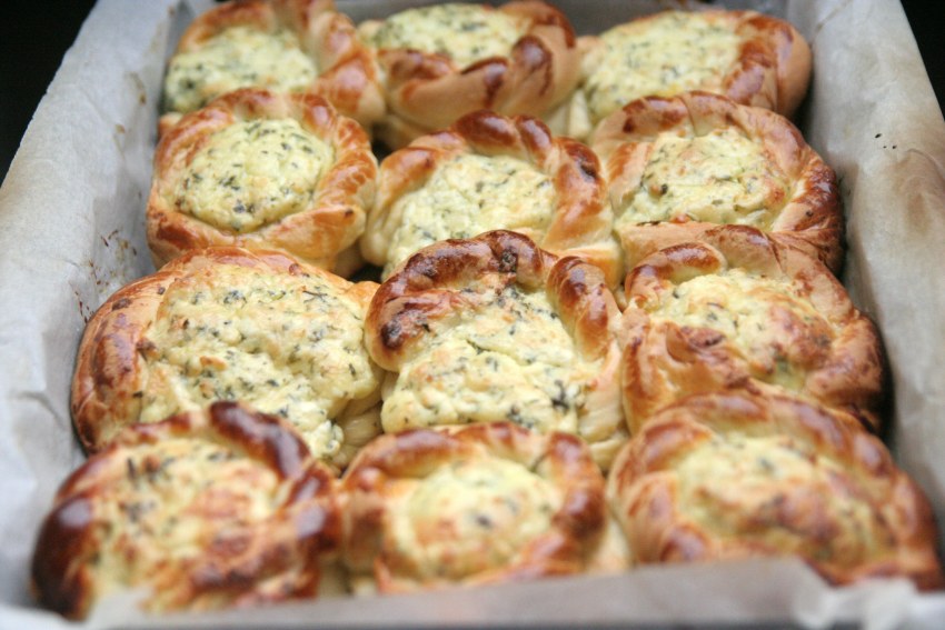 Булочка с сыром в духовке