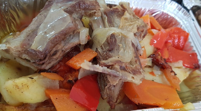 Картошка в казане на плите