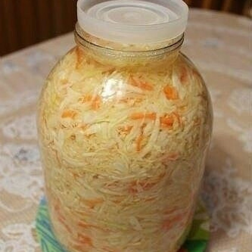Квашеная капуста в банке