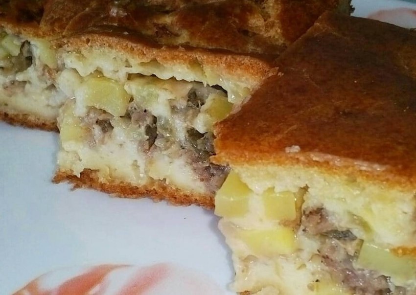 Пироги с мясом и сыром