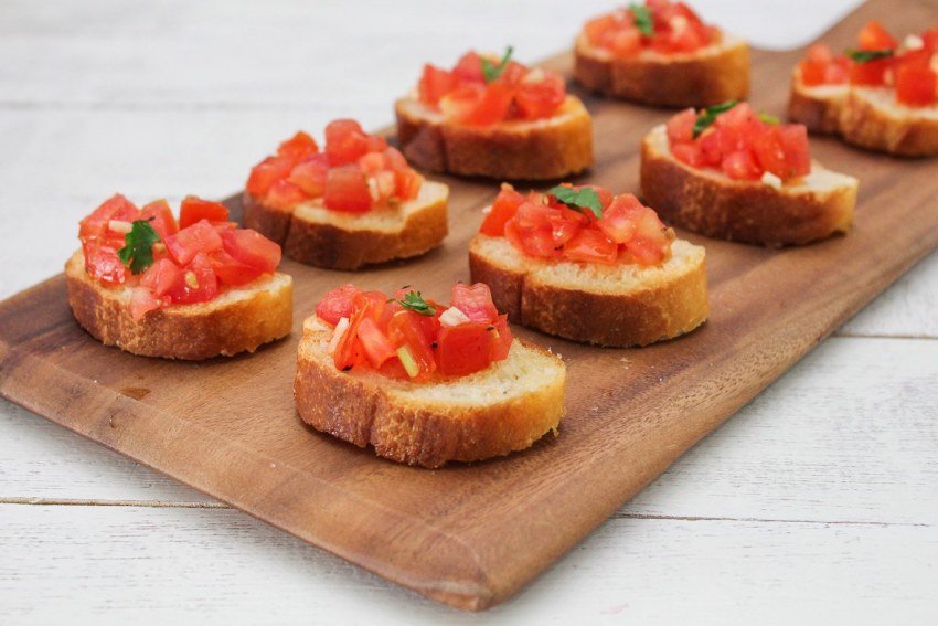 Брускетта с мясом