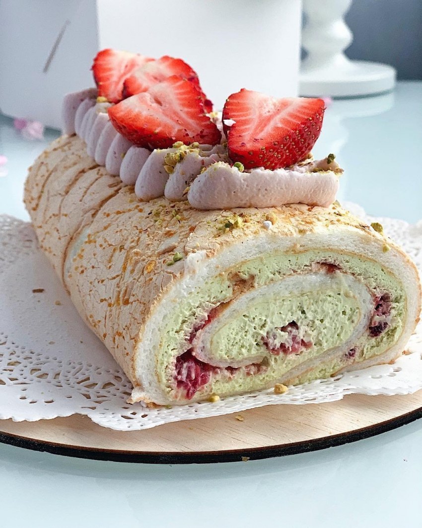 Меренговый рулет с маскарпоне
