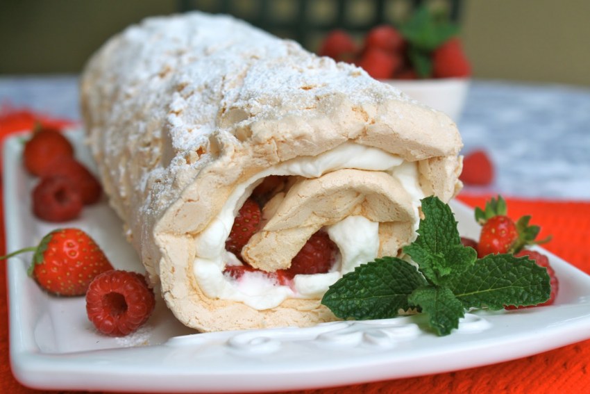 Меренговый рулет