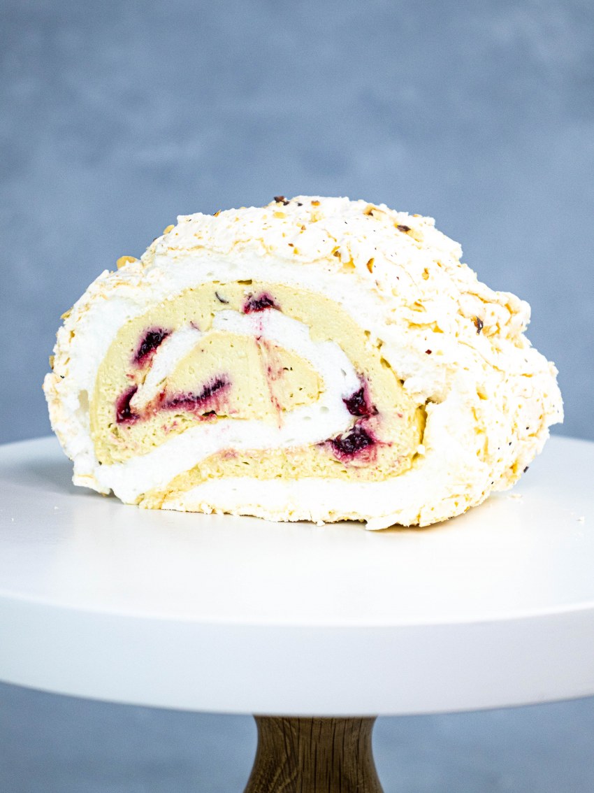 Меренговый рулет маракуйя